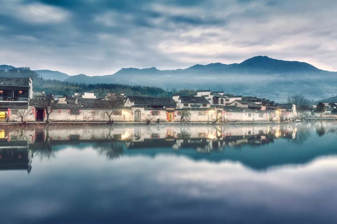 外交部发言人就安徽发展发表评论