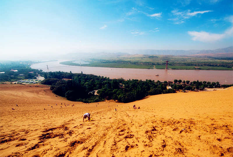 宁夏，热烈欢迎各位来宾与朋友们
